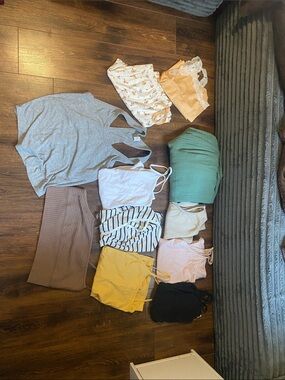 Huge bundle size large! NWOT!!!